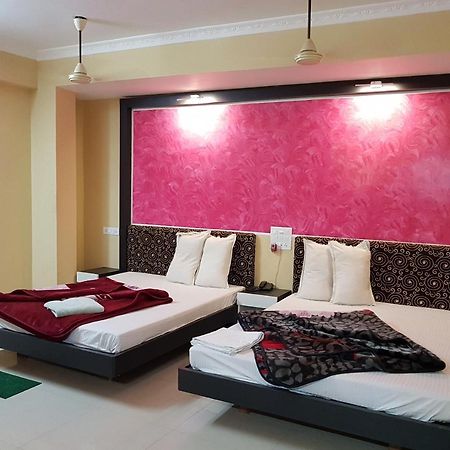 Swagatam International Hotel Tarapith Eksteriør billede