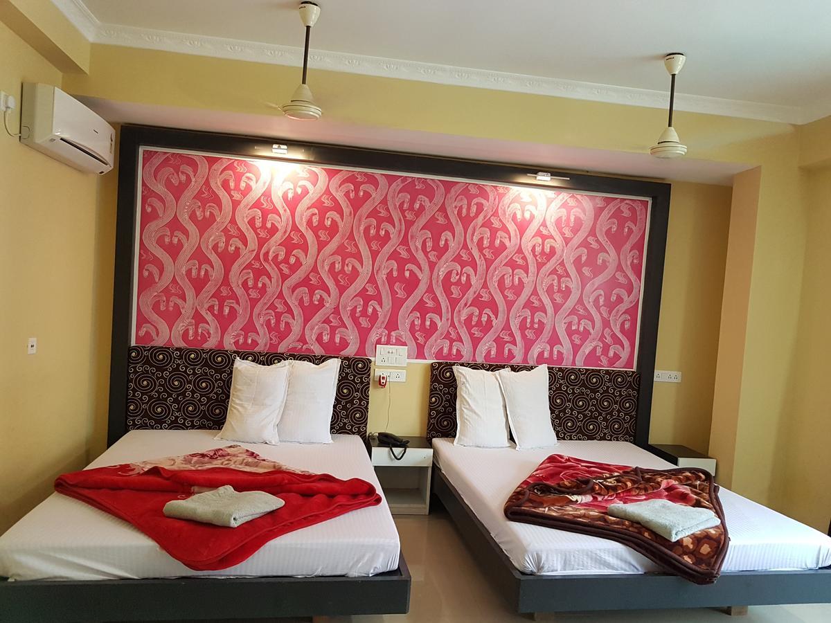 Swagatam International Hotel Tarapith Eksteriør billede
