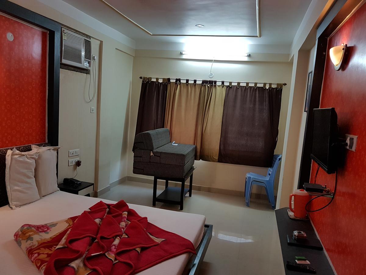 Swagatam International Hotel Tarapith Eksteriør billede