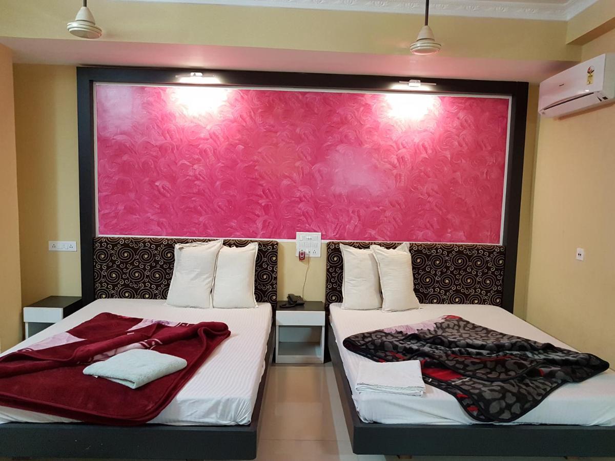 Swagatam International Hotel Tarapith Eksteriør billede